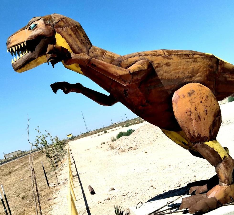 T-Rex Lodge Crane Exterior foto